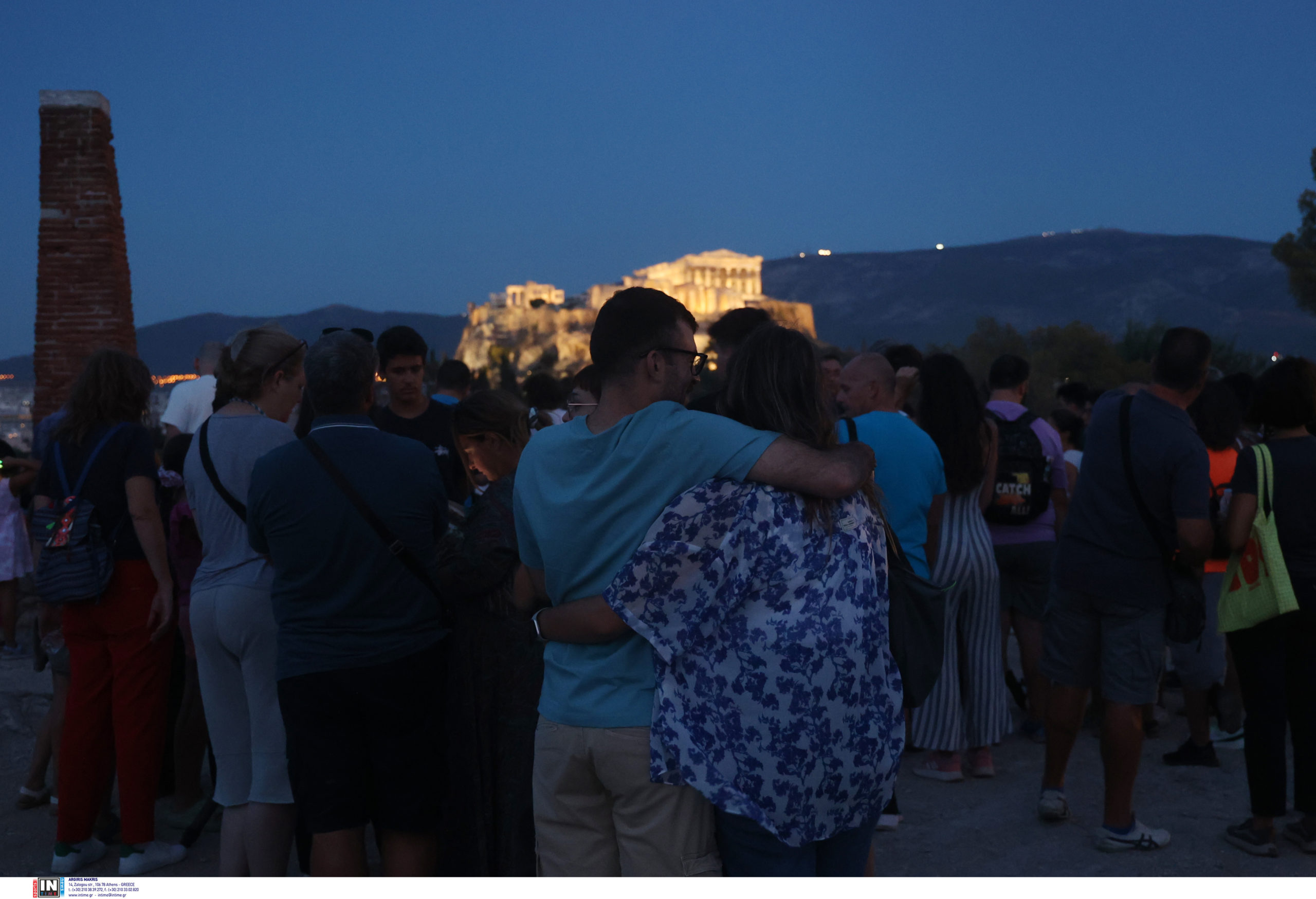 Ολική έκλειψη Σελήνης ματωμένο φεγγάρι