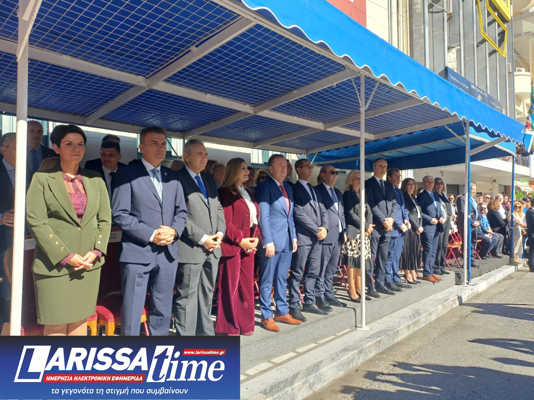 Δείτε φωτογραφικά στιγμιότυπα από την παρέλαση της Λάρισας (ΦΩΤΟ+video)