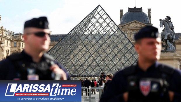 2025-10-27T142526Z_19964568_RC2AKHAC26VM_RTRMADP_5_FRANCE-CRIME-LOUVRE-620x350.jpg