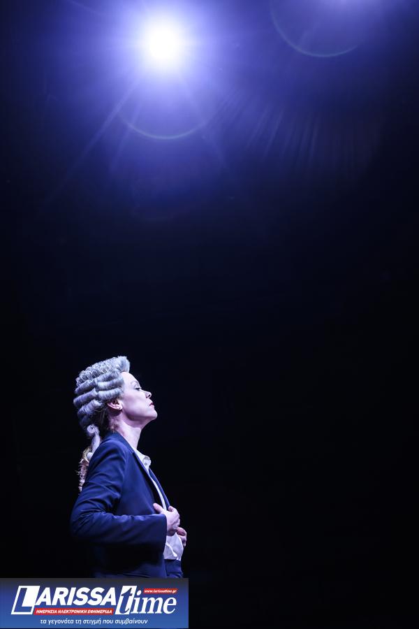 Το συγκλονιστικό “Prima Facie” με τη Λένα Παπαληγούρα επιστρέφει