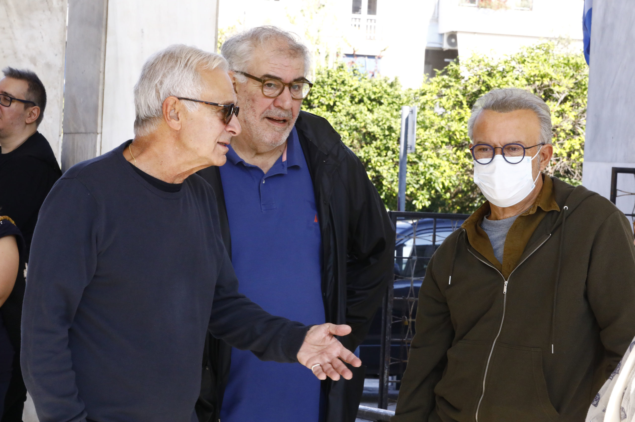 Άννα Κυριακού: Θλίψη στην κηδεία της – Συγκινημένος ο γιος της