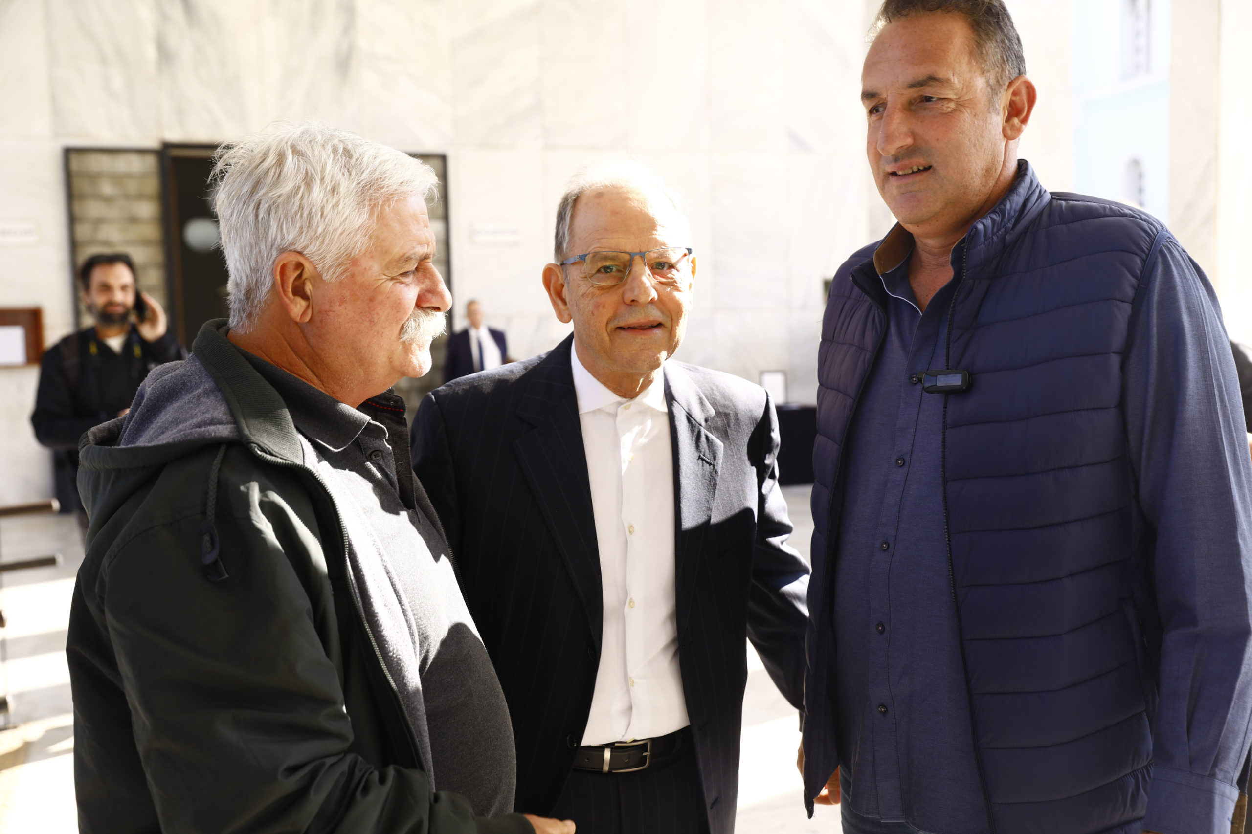 Άννα Κυριακού: Θλίψη στην κηδεία της – Συγκινημένος ο γιος της