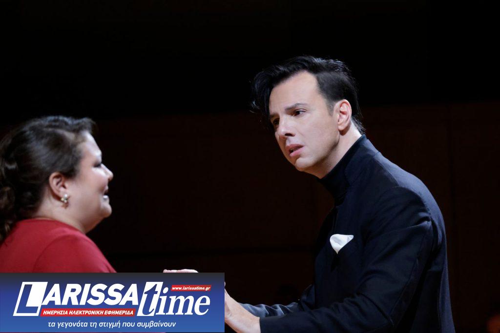 Ο χαρισματικός Θεόδωρος Κουρεντζής καθήλωσε το κοινό στην πρώτη του εμφάνιση στη Θεσσαλονίκη