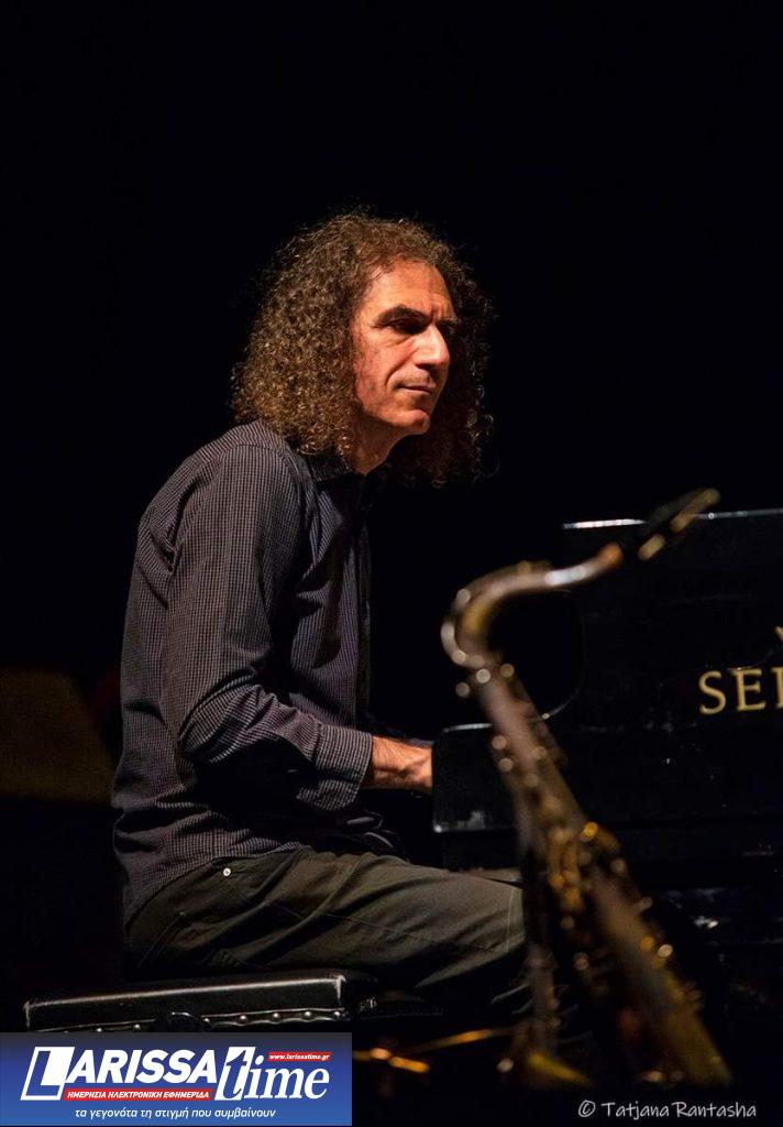 Ο Σταύρος Λάντσιας επιστρέφει στο Half Note με το νέο του άλμπουμ «Waving Hands»