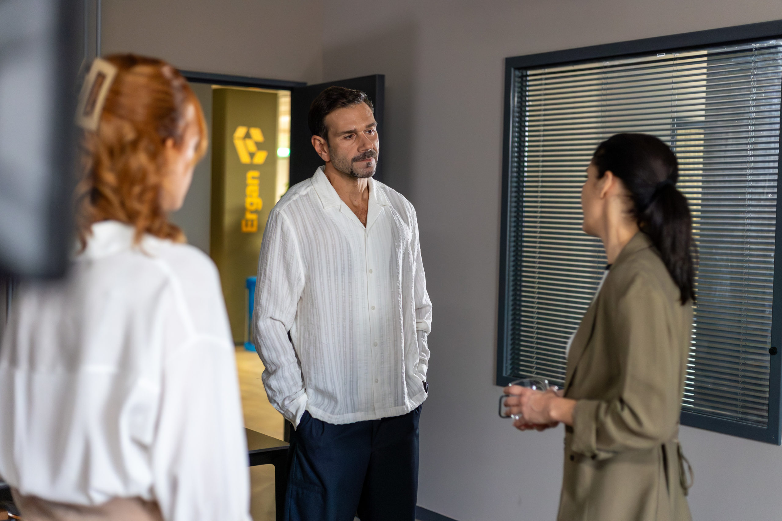 «ΜΙΑ ΝΥΧΤΑ ΜΟΝΟ»
 ΝΕΕΣ BACKSTAGE ΦΩΤΟΓΡΑΦΙΕΣ ΑΠΟ ΤΑ ΓΥΡΙΣΜΑΤΑ