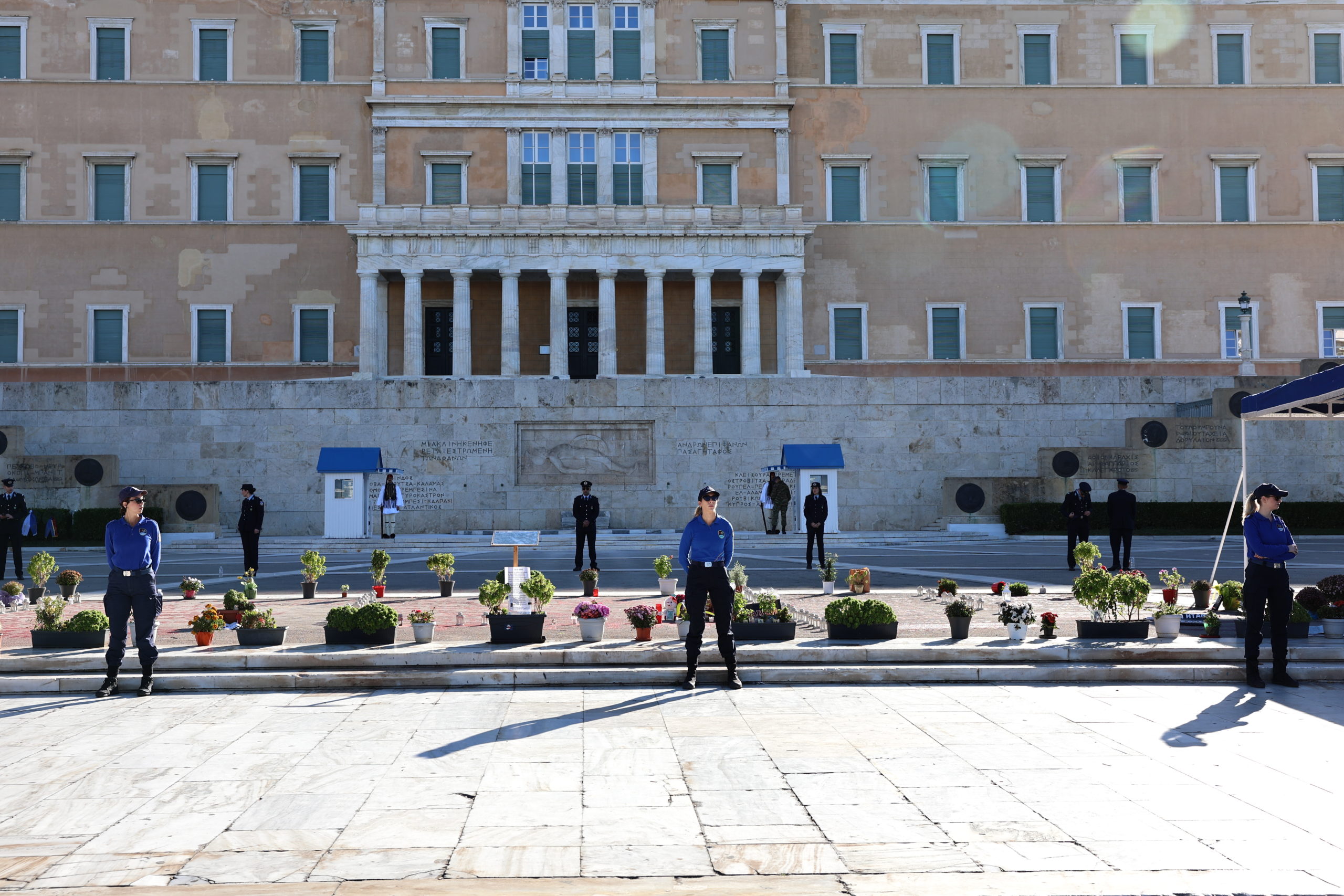 Μνημείο Αγνώστου Στρατιώτη αστυνομικοί παρέλαση