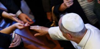 Το μεσημέρι στη Νίκαια της Βιθυνίας Πάπας Λέων και Οικουμενικός Πατριάρχης Βαρθολομαίος