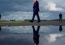 Η δημοτικότητα του Τραμπ πέφτει στο 36%, νέο χαμηλό για τη δεύτερη θητεία