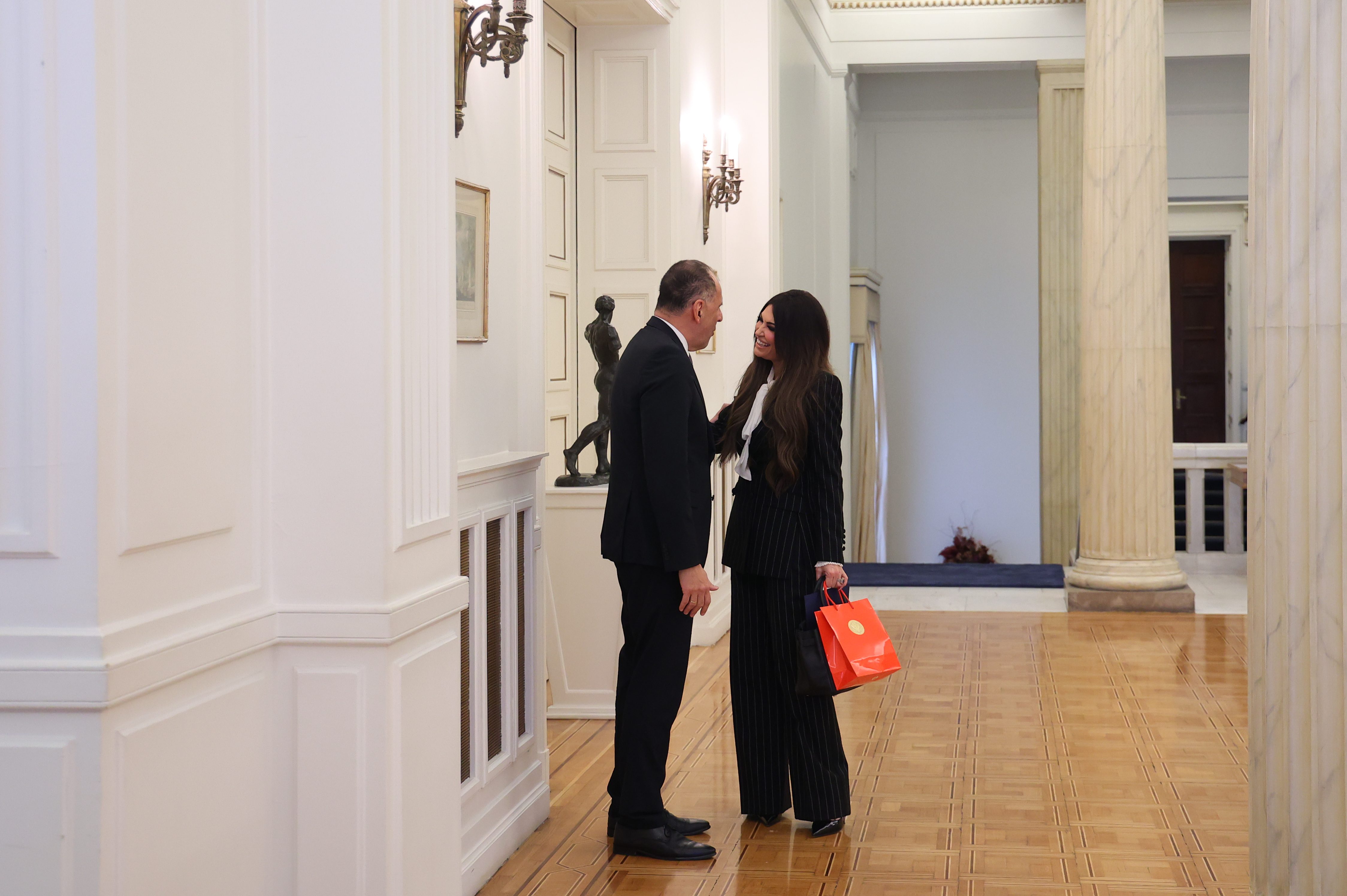 Στο υπουργείο Εξωτερικών η νέα πρέσβειρα των ΗΠΑ-3