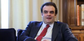 Πιερρακάκης στους Irish Times: «Αλλάζουμε την οικονομία με τεχνολογία, ταλέντο και σταθερότητα»