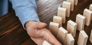 Η ψευδαίσθηση του ελέγχου – Πώς να απελευθερωθούμε από το άγχος του “πρέπει”