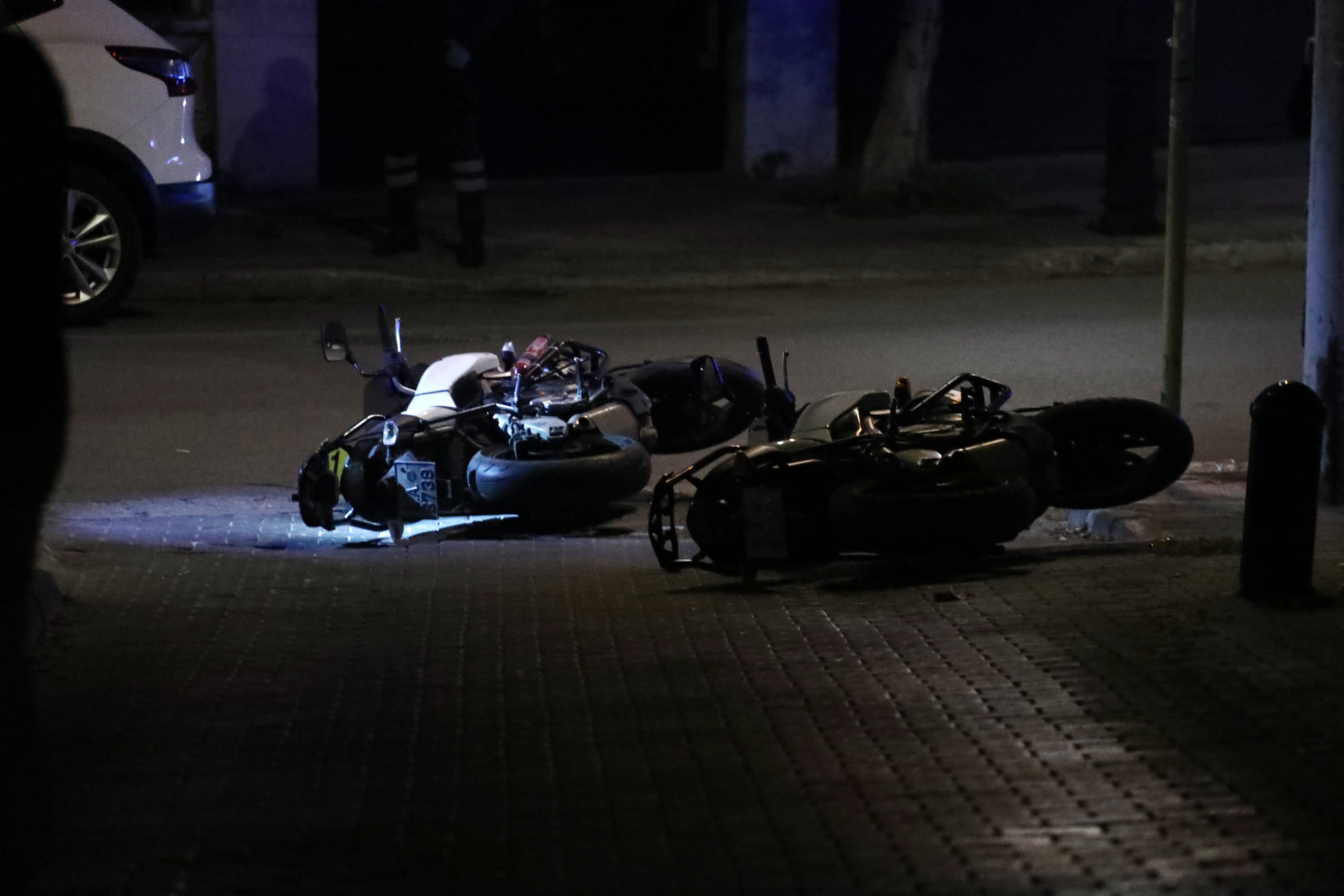 Άγιος Δημήτριος: Διαρρήκτες εμβόλισαν μηχανές της ΔΙΑΣ και τραυμάτισαν 3 αστυνομικούς – Έπεσαν πυροβολισμοί