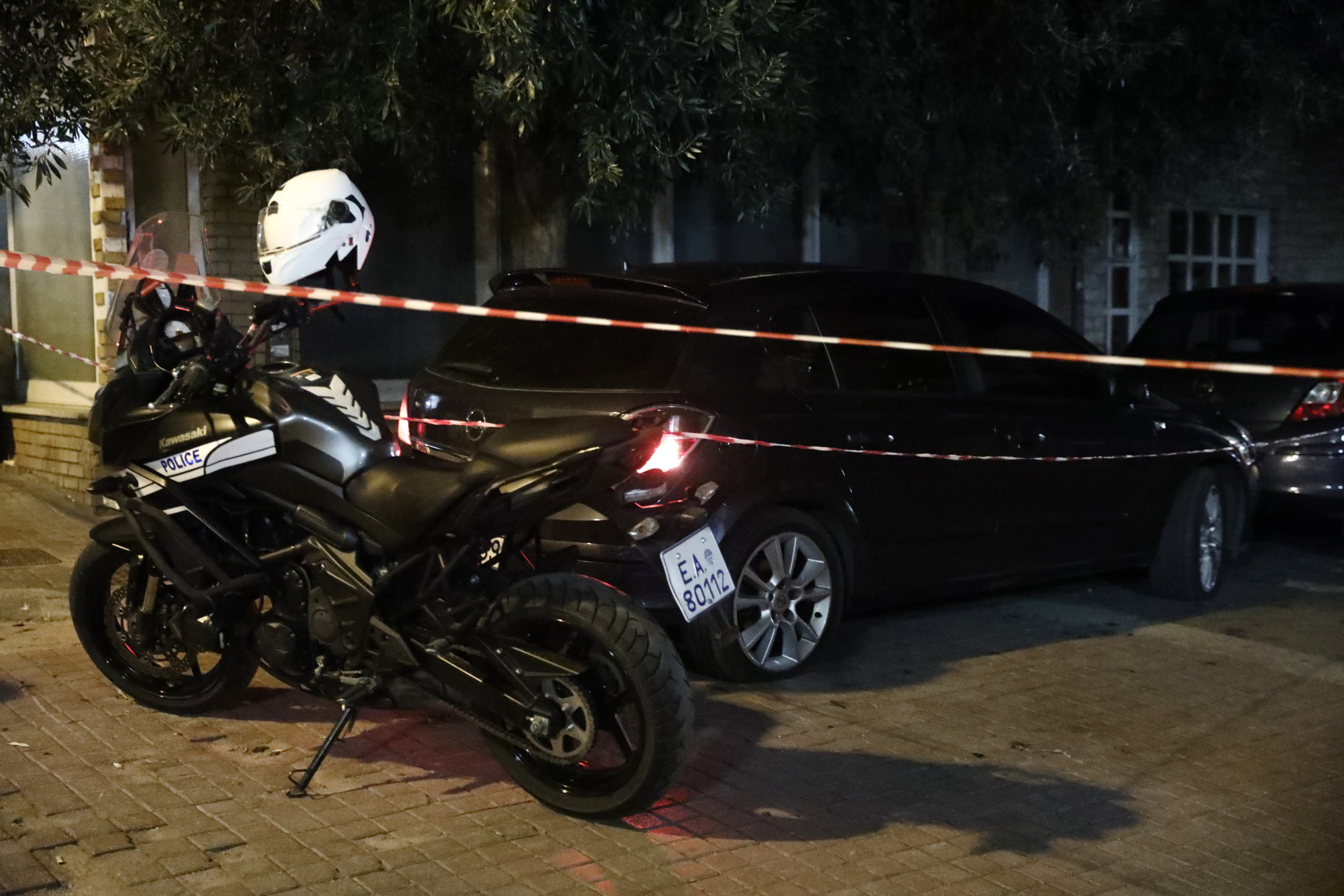 Άγιος Δημήτριος: Διαρρήκτες εμβόλισαν μηχανές της ΔΙΑΣ και τραυμάτισαν 3 αστυνομικούς – Έπεσαν πυροβολισμοί