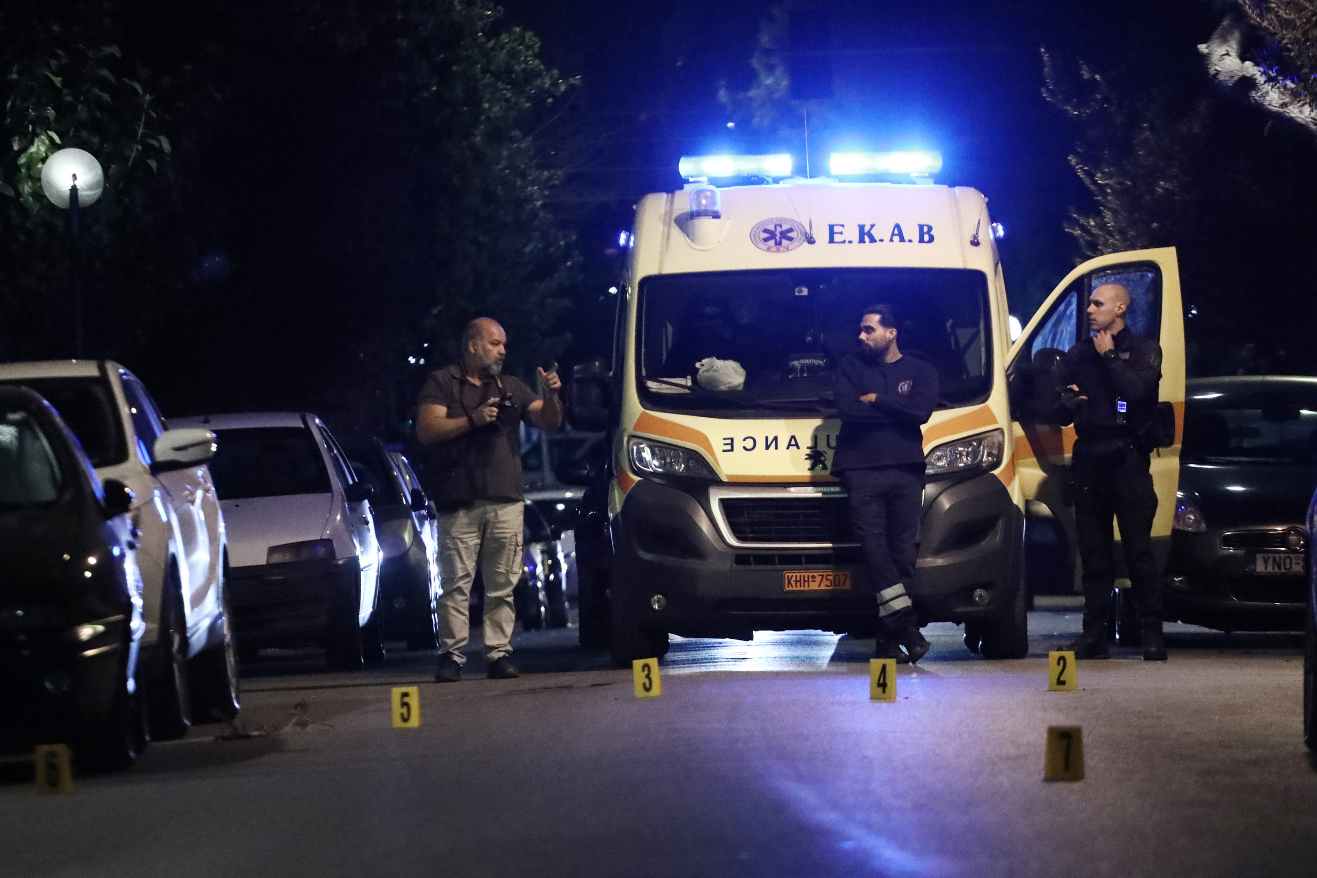 Άγιος Δημήτριος: Διαρρήκτες εμβόλισαν μηχανές της ΔΙΑΣ και τραυμάτισαν 3 αστυνομικούς – Έπεσαν πυροβολισμοί