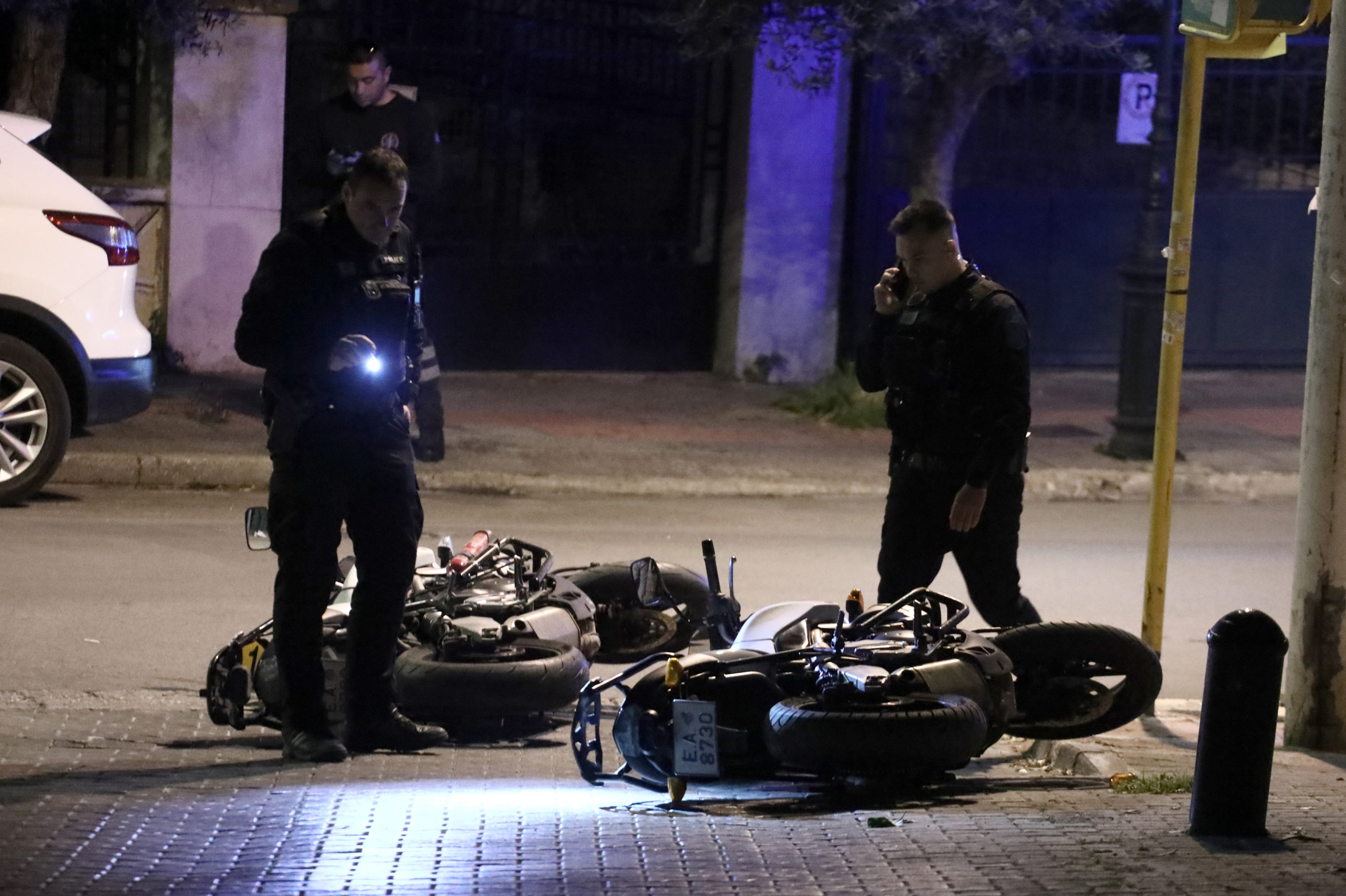 Άγιος Δημήτριος: Διαρρήκτες εμβόλισαν μηχανές της ΔΙΑΣ και τραυμάτισαν 3 αστυνομικούς – Έπεσαν πυροβολισμοί