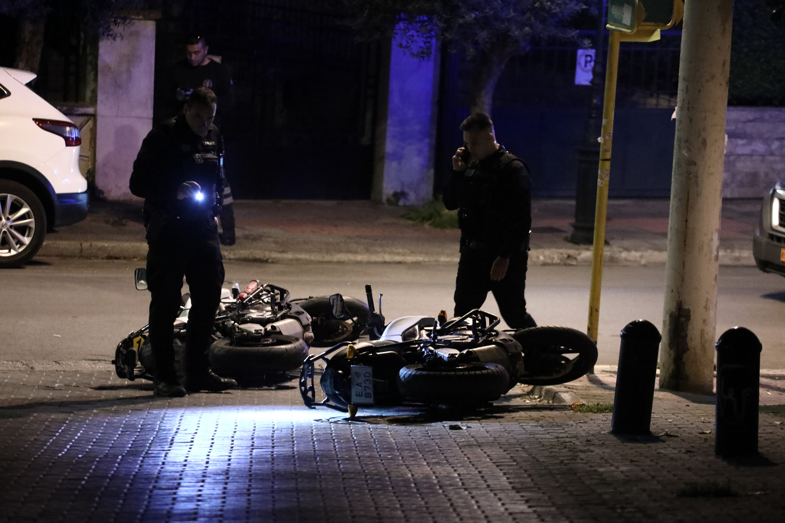 Άγιος Δημήτριος: Διαρρήκτες εμβόλισαν μηχανές της ΔΙΑΣ και τραυμάτισαν 3 αστυνομικούς – Έπεσαν πυροβολισμοί