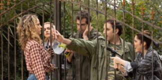 Τα φαντάσματα: Μια ομάδα κυνηγών φαντασμάτων καταφθάνει στο αρχοντικό με άγριες διαθέσεις