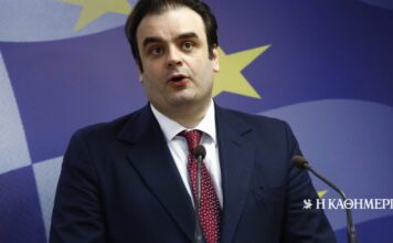 Κ. Πιερρακάκης στο Bloomberg: Στόχος η μείωση του χρέους κάτω από 120% πριν το 2030
