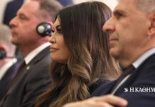 Στην ουκρανική πρεσβεία στην Αθήνα η Κίμπερλι Γκίλφοϊλ – Συνάντηση με Ζελένσκι