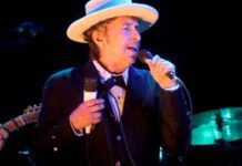 Ο Μπομπ Ντίλαν ερμήνευσε παραδοσιακή φολκ μπαλάντα για πρώτη φορά μετά από 34 χρόνια