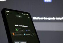 3 στους 10 Έλληνες μιλούν πιο άνετα για τα οικονομικά τους με AI παρά με άνθρωπο