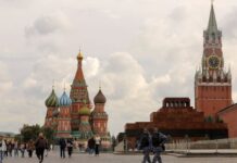 Ρωσία: Γιατί αυτοπυρπoλήθηκε στην Κόκκινη Πλατεία διευθυντής εργοστασίου όπλων