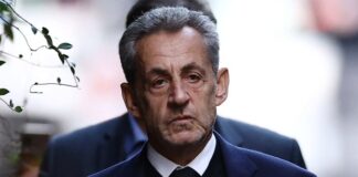 Προδημοσίευση του βιβλίου του Σαρκοζί: «Προσευχήθηκα να μπορέσω να σηκώσω τον σταυρό μου»