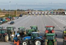 Άνοιξαν οι αγρότες το ρεύμα προς Θεσσαλονίκη στα διόδια των Μαλγάρων