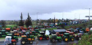 Αγρότες: Έκλεισαν και τα δύο ρεύματα για τα φορτηγά στον Προμαχώνα