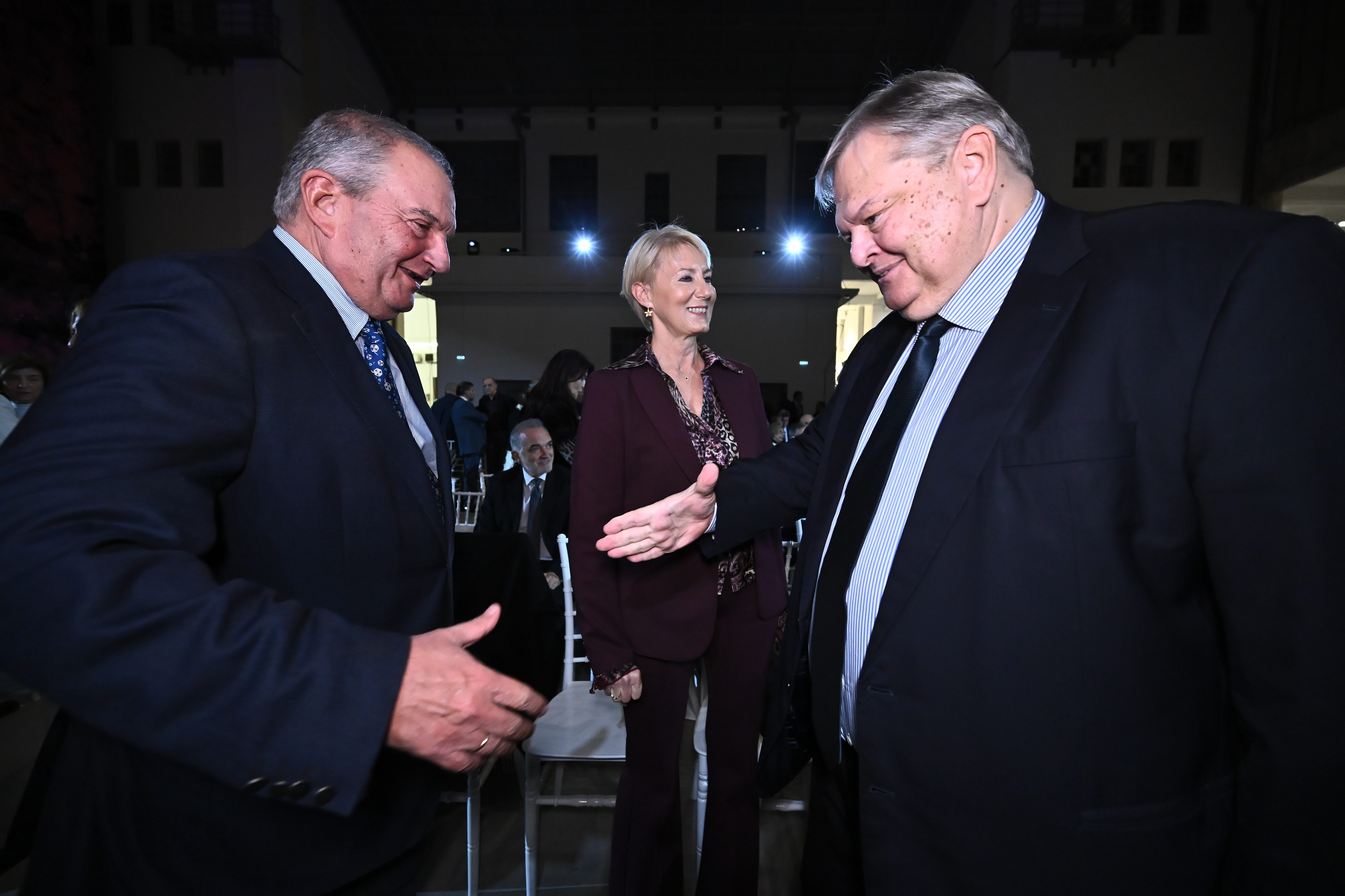 Κ. Καραμανλής για παρακολουθήσεις: Η δικαστική διερεύνηση δεν έπεισε ότι δόθηκαν απαντήσεις-3