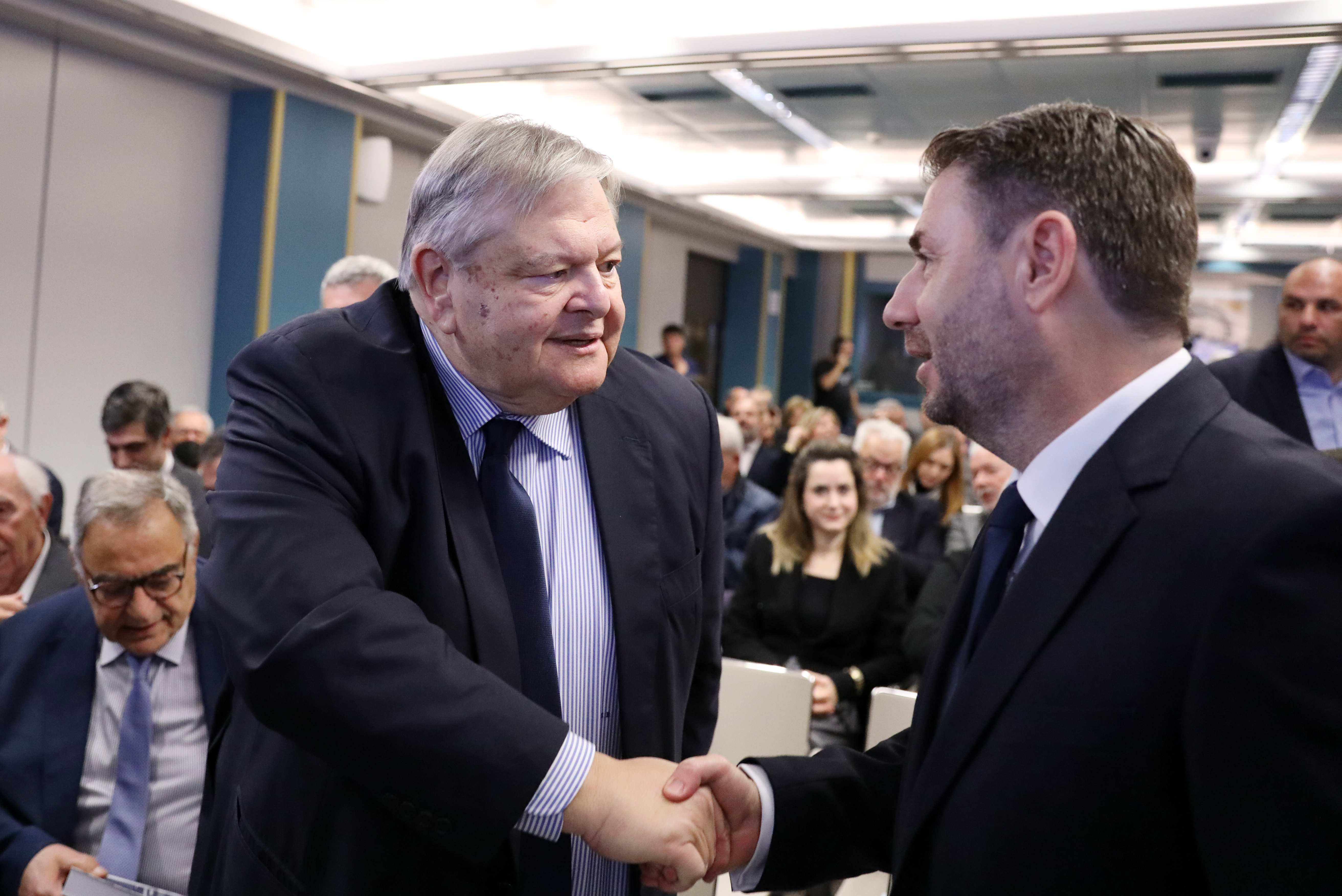 Ευ. Βενιζέλος: Βαθιά κρίση αξιοπιστίας και εμπιστοσύνης της κοινωνίας στους θεσμούς-1