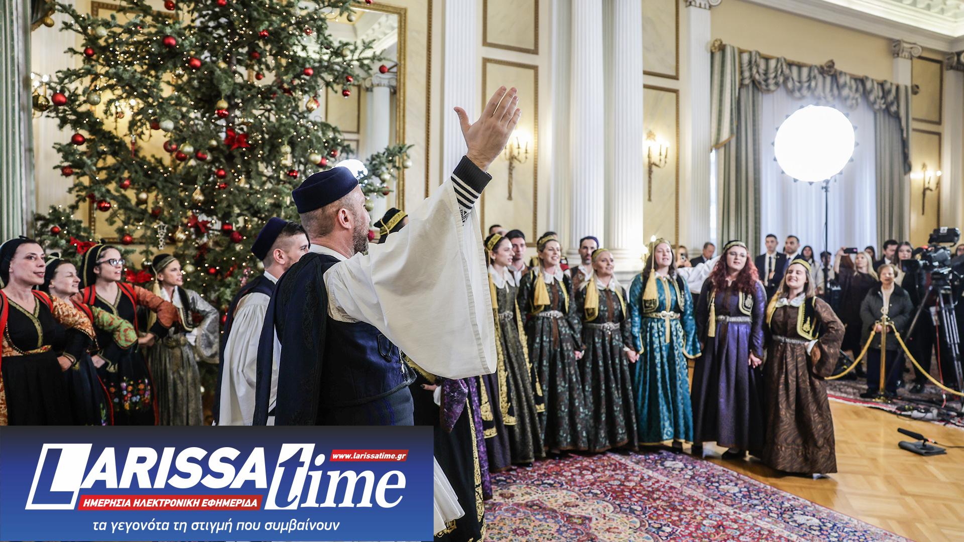 Χριστουγεννιάτικα κάλαντα στον Κωνσταντίνο Τασούλα-2