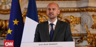 Γαλλία: «Σημαντική απόφαση η δέσμευση των ρωσικών περιουσιών», αναφέρει το Παρίσι