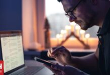 Τι είναι η «ψύχωση ChatGPT» για την οποία προειδοποιούν οι ειδικοί