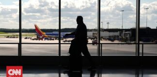 Πολωνία: Κανονικά λειτουργούν και πάλι τα δύο αεροδρόμια που είχαν κλείσει λόγω ρωσικών επιθέσεων