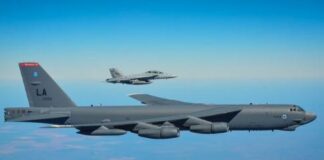 Επίδειξη ισχύως στην Κίνα: Βομβαρδιστικά των ΗΠΑ ικανά να φέρουν πυρηνικά όπλα πέταξαν πάνω από τη θάλασσα της Ιαπωνίας