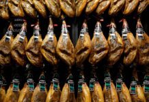 Ταλανίζεται η βιομηχανία χοιρινού της Ισπανίας μετά τις απαγορεύσεις εξαγωγών λόγω αφρικανικής πανώλης