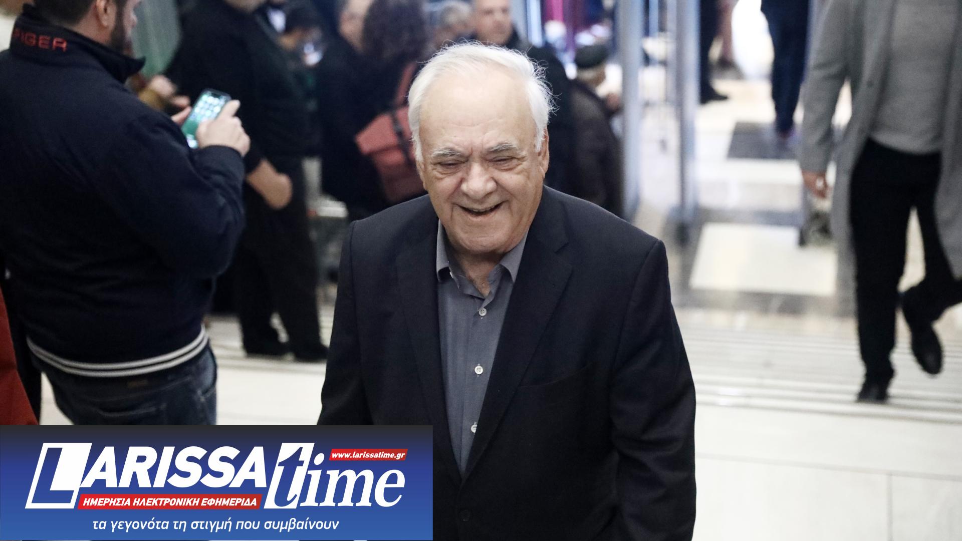 Στο φουαγέ του «Παλλάς» – Ποιοι έδωσαν το «παρών» στην παρουσίαση του βιβλίου Τσίπρα [εικόνες]-24