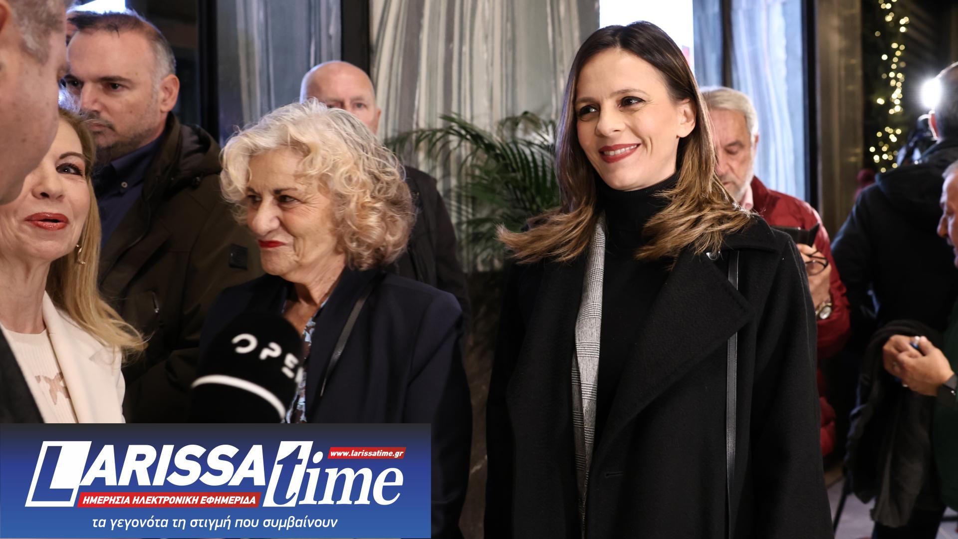 Στο φουαγέ του «Παλλάς» – Ποιοι έδωσαν το «παρών» στην παρουσίαση του βιβλίου Τσίπρα [εικόνες]-27