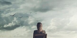 Πώς να είσαι με τον εαυτό σου, όταν αυτός ο εαυτός δεν σε χωράει;