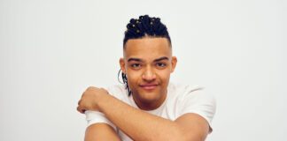 «Συγγραφείς του Κόσμου ταξιδεύουν στο Μέγαρο» με τον Εμμανουήλ Καραλή