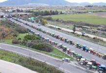 Παραμένουν σε ισχύ οι κυκλοφοριακές ρυθμίσεις στο αγροτικό μπλόκο του Κάστρου Βοιωτίας