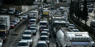 Live η κίνηση: Στο «κόκκινο» Αττική Οδός και Κηφισός