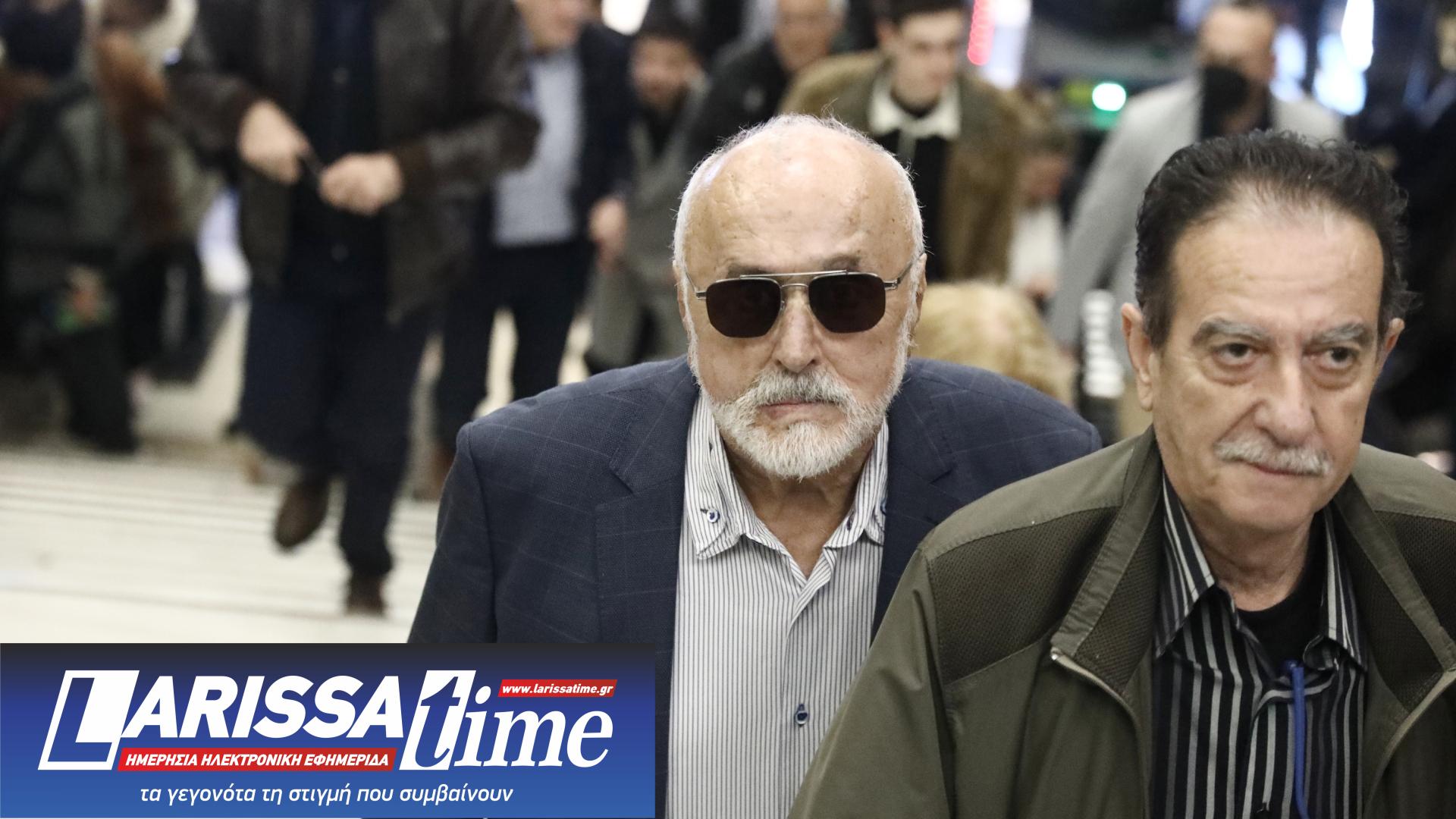 Στο φουαγέ του «Παλλάς» – Ποιοι έδωσαν το «παρών» στην παρουσίαση του βιβλίου Τσίπρα [εικόνες]-14