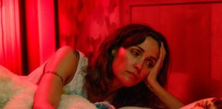 H Ρόουζ Μπερν βάζει μια χρυσή σφαίρα στην καρδιά των θεατων