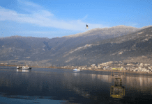 Συναγερμός στα Ιωάννινα για 54χρονη που έπεσε στη λίμνη