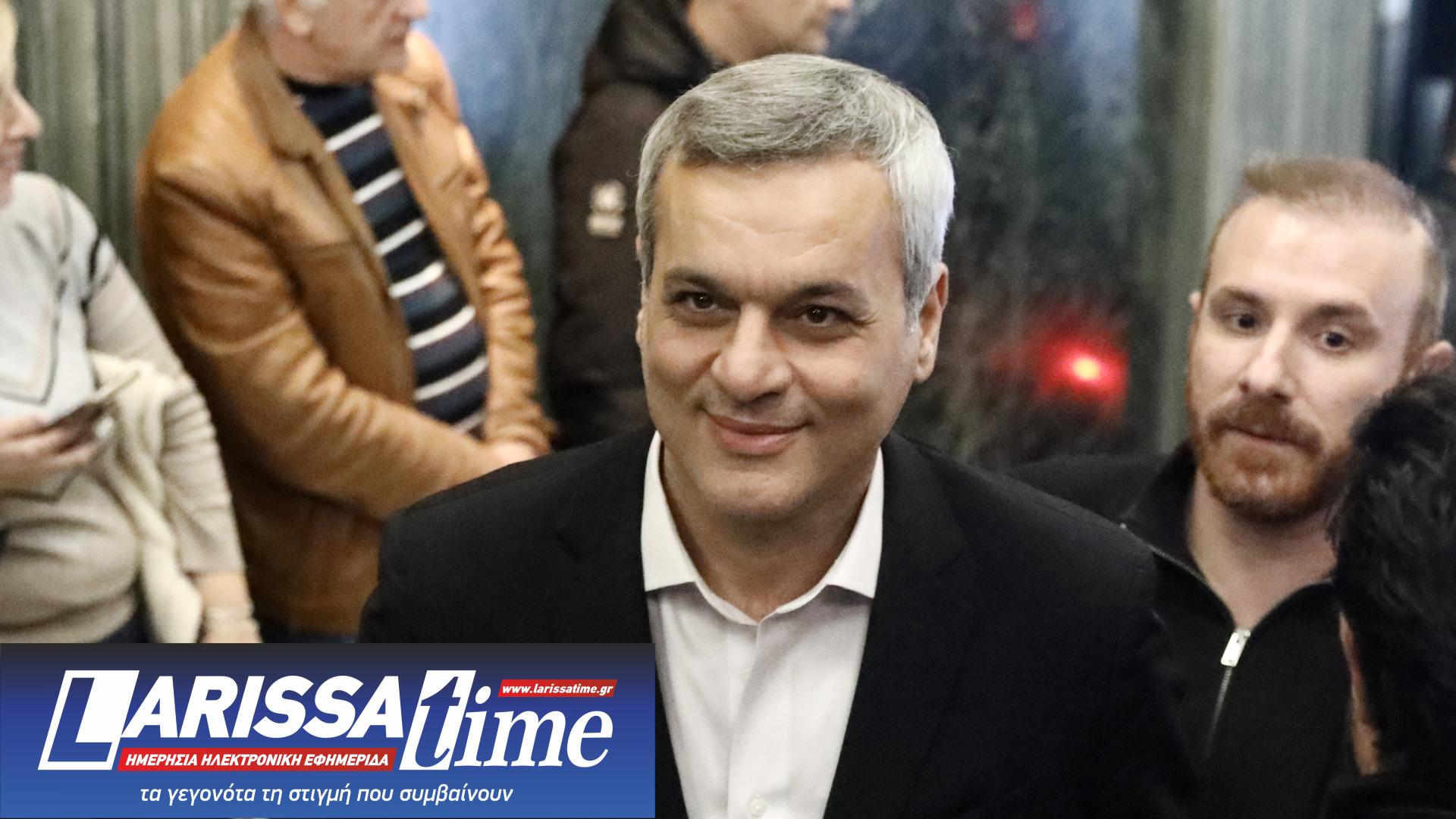 Στο φουαγέ του «Παλλάς» – Ποιοι έδωσαν το «παρών» στην παρουσίαση του βιβλίου Τσίπρα [εικόνες]-13