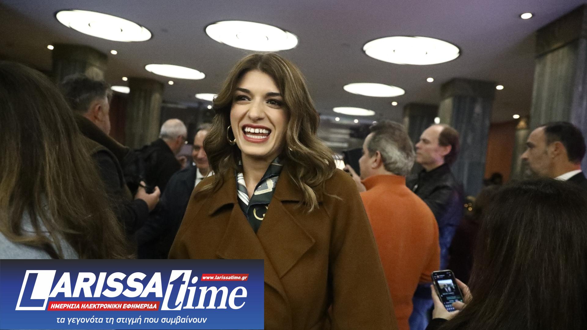 Στο φουαγέ του «Παλλάς» – Ποιοι έδωσαν το «παρών» στην παρουσίαση του βιβλίου Τσίπρα [εικόνες]-12