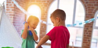 Παιγνιοθεραπεία: 4 πράγματα που πρέπει να γνωρίζουν όλοι οι γονείς