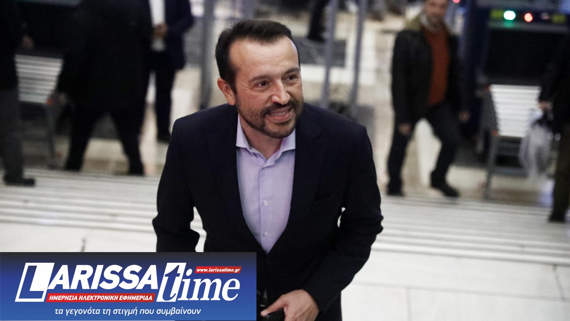 Στο φουαγέ του «Παλλάς» – Ποιοι έδωσαν το «παρών» στην παρουσίαση του βιβλίου Τσίπρα [εικόνες]-11